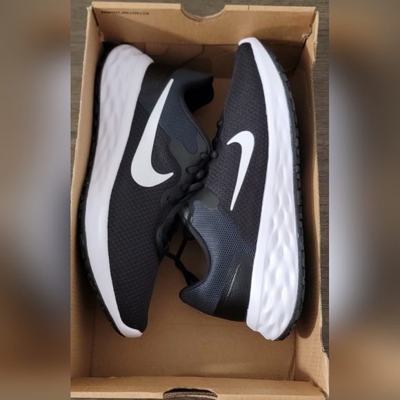 💥SOLD💥Nike Revolution 6NN Women's Black/White  Size 9.5 - Picture 14 of 15